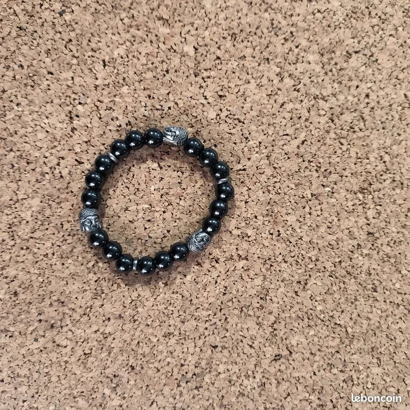 Bracelet en hématite avec perle centrale Bouddha