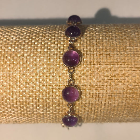 Bracelet avec pierre d’améthyste et détails en argent