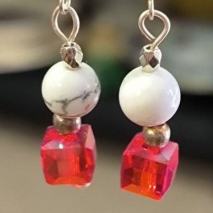 Boucles d’oreilles pendantes en perles Swarovski rouges – Rose Topaze