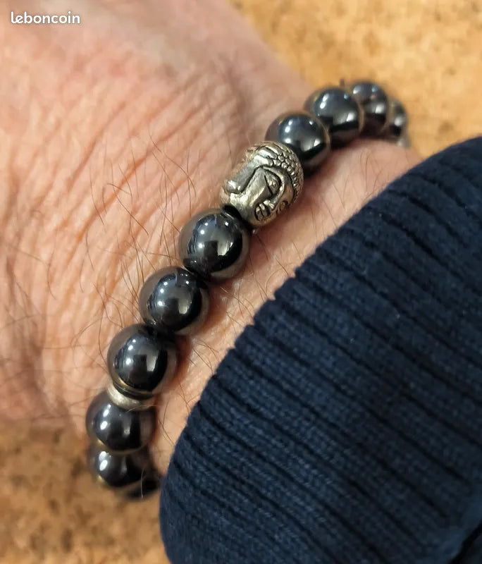 Bracelet en hématite avec perle centrale Bouddha