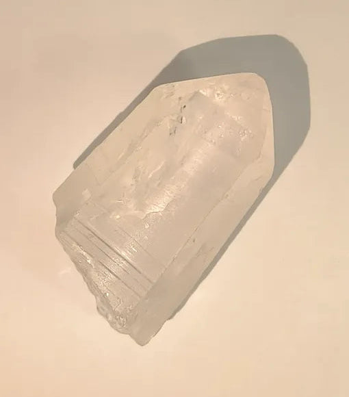 Gros cristal de roche naturel - 8 × 4,5 × 4 cm
