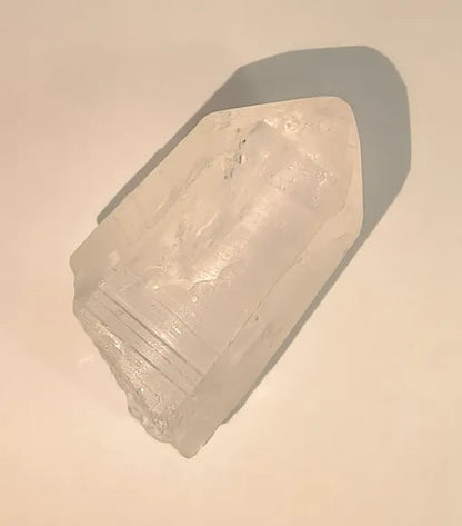 Gros cristal de roche naturel - 8 × 4,5 × 4 cm