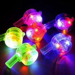 Set de 4 Sifflets LED avec Cordon, piles incluses