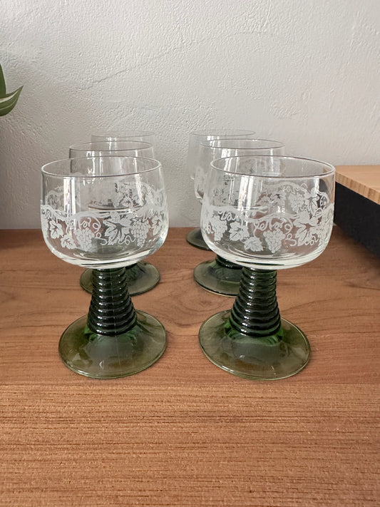 Verre à pied vert torsadé 10 cl - Vins d'Alsace